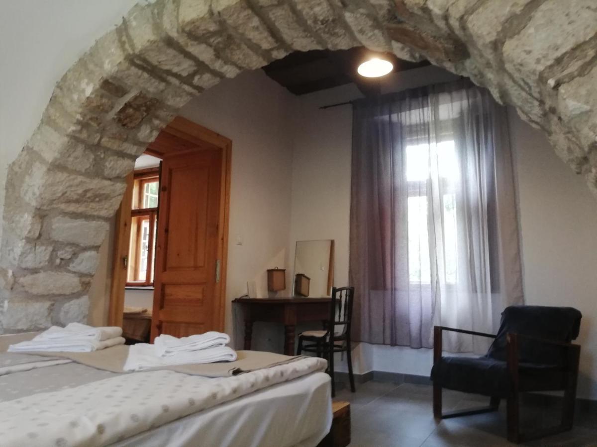 Karadi-Berger Vendeghaz Apartment Erdobenye Ngoại thất bức ảnh