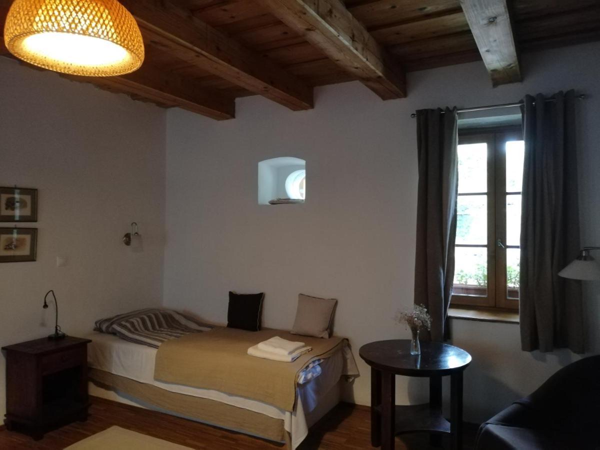Karadi-Berger Vendeghaz Apartment Erdobenye Ngoại thất bức ảnh